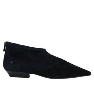 Roger Vivier soft leather booties worn once. Size 38.